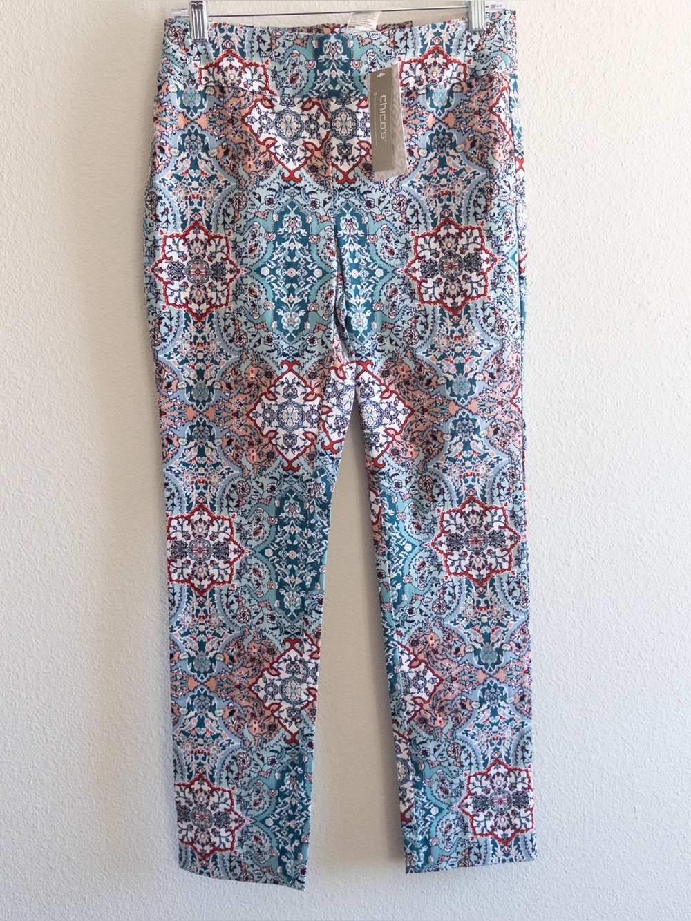 Chico's So Slimming Brigitte Medallion Ankle Pants size 00R XS